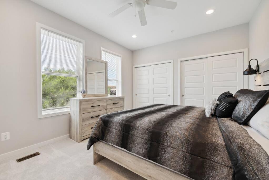 Spacious 3Bedroom Duplex With Rooftop Deck! Washington Kültér fotó